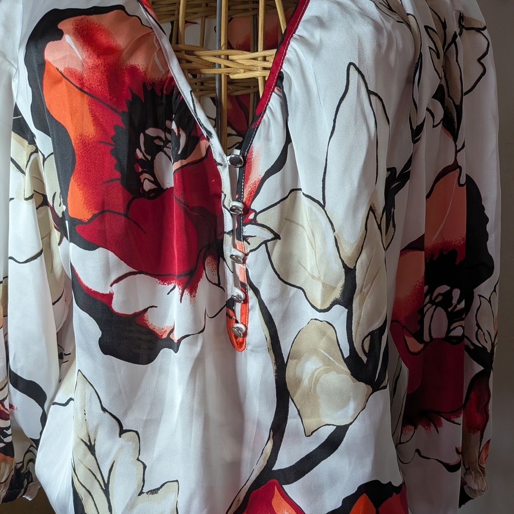 White House Black Market Floral V-Neck Blouse in White, Red and Orange